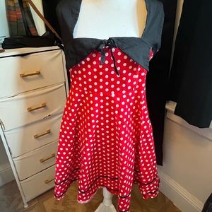 Adorable pinup style dress, polka dots